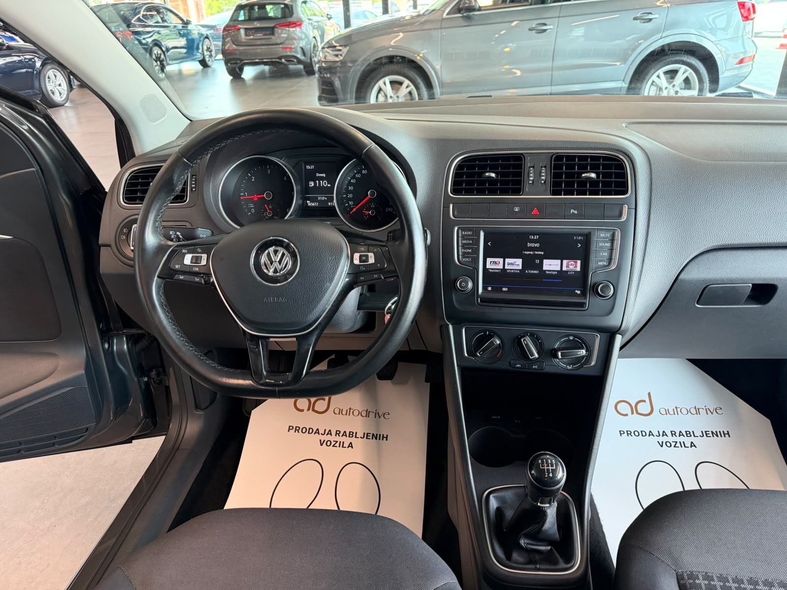 VW Polo 1,4 TDI • KLIMA • TEMPOMAT • ALU15" • AUTOKREDIT, fotografija 17