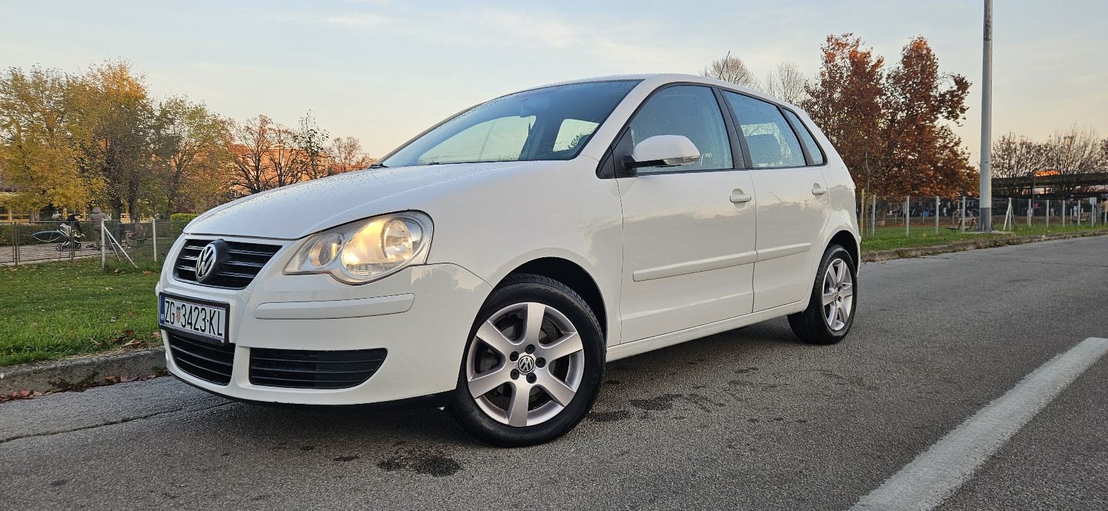 VW Polo 1,4 TDI OLIMPIC Kupljen novi u HR Reg. 1. Godinu 1. Boja, fotografija 2