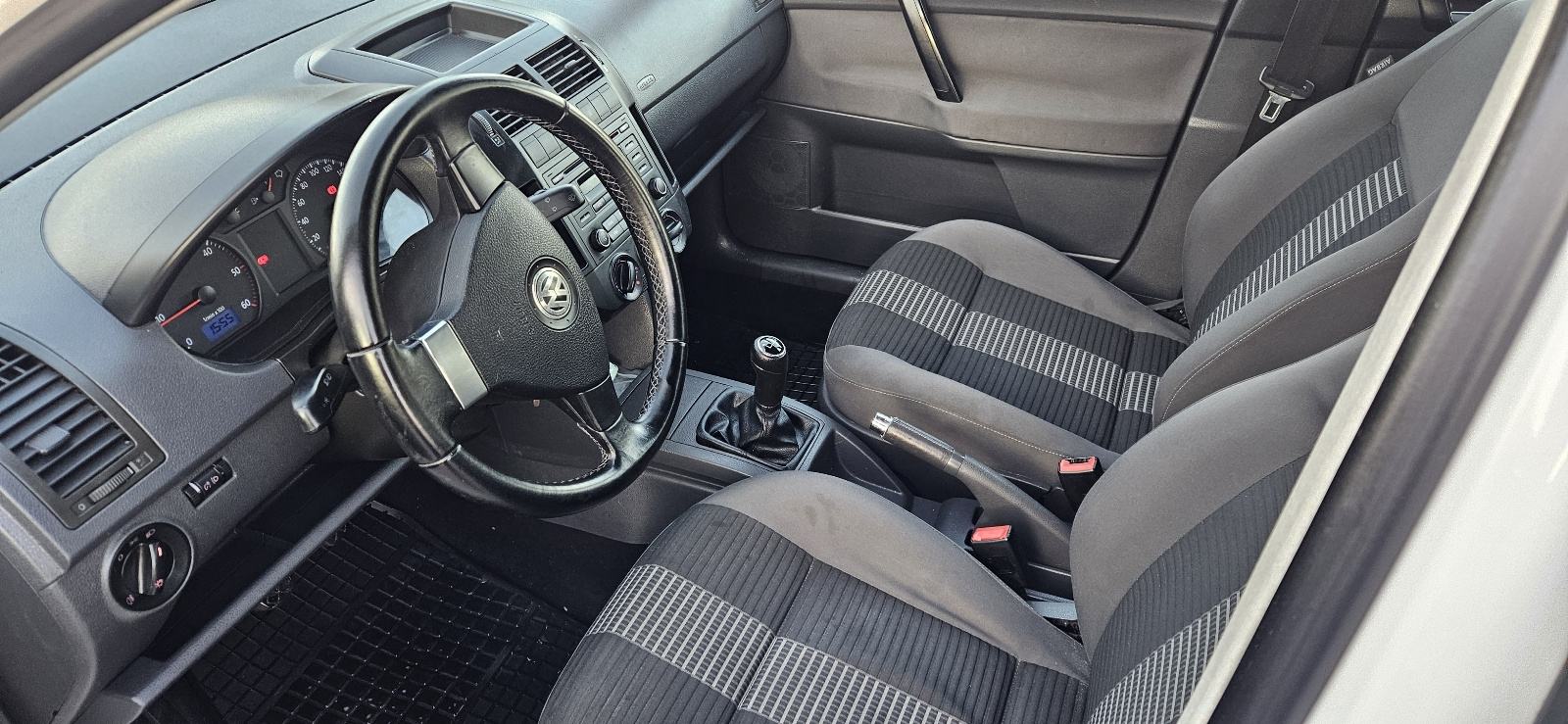 VW Polo 1,4 TDI OLIMPIC Kupljen novi u HR Reg. 1. Godinu 1. Boja, fotografija 6
