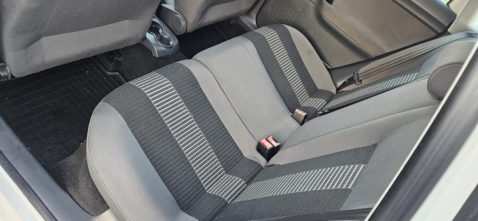 VW Polo 1,4 TDI OLIMPIC Kupljen novi u HR Reg. 1. Godinu 1. Boja, fotografija 10