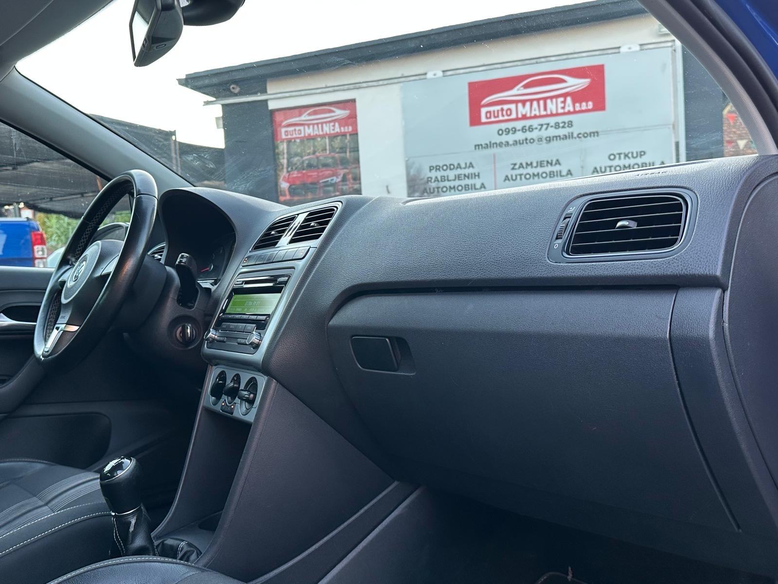 VW Polo 1,6 TDI 2012G.MATCH OPREMA REDIZAJN MODEL TOP STANJE SERVISNA, fotografija 20