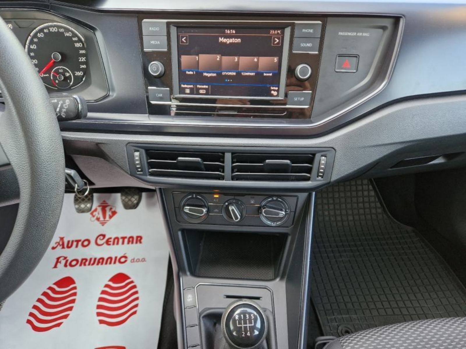 VW Polo 1,6 TDI 2019.,1.VLASNIK, HR VOZILO, SERVISNA, 5-VRATA, ALU..., fotografija 11