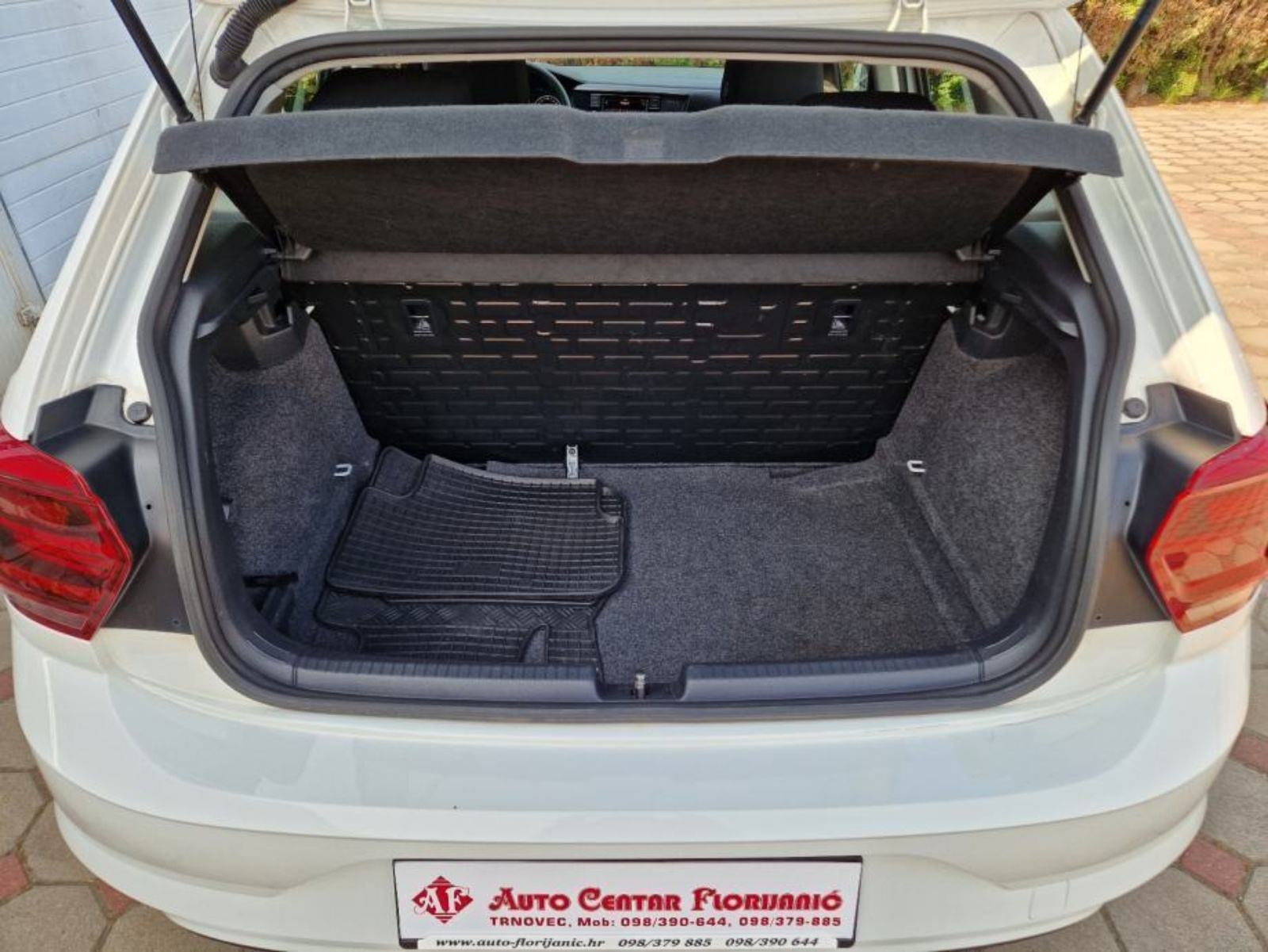 VW Polo 1,6 TDI 2019.,1.VLASNIK, HR VOZILO, SERVISNA, 5-VRATA, ALU..., fotografija 16