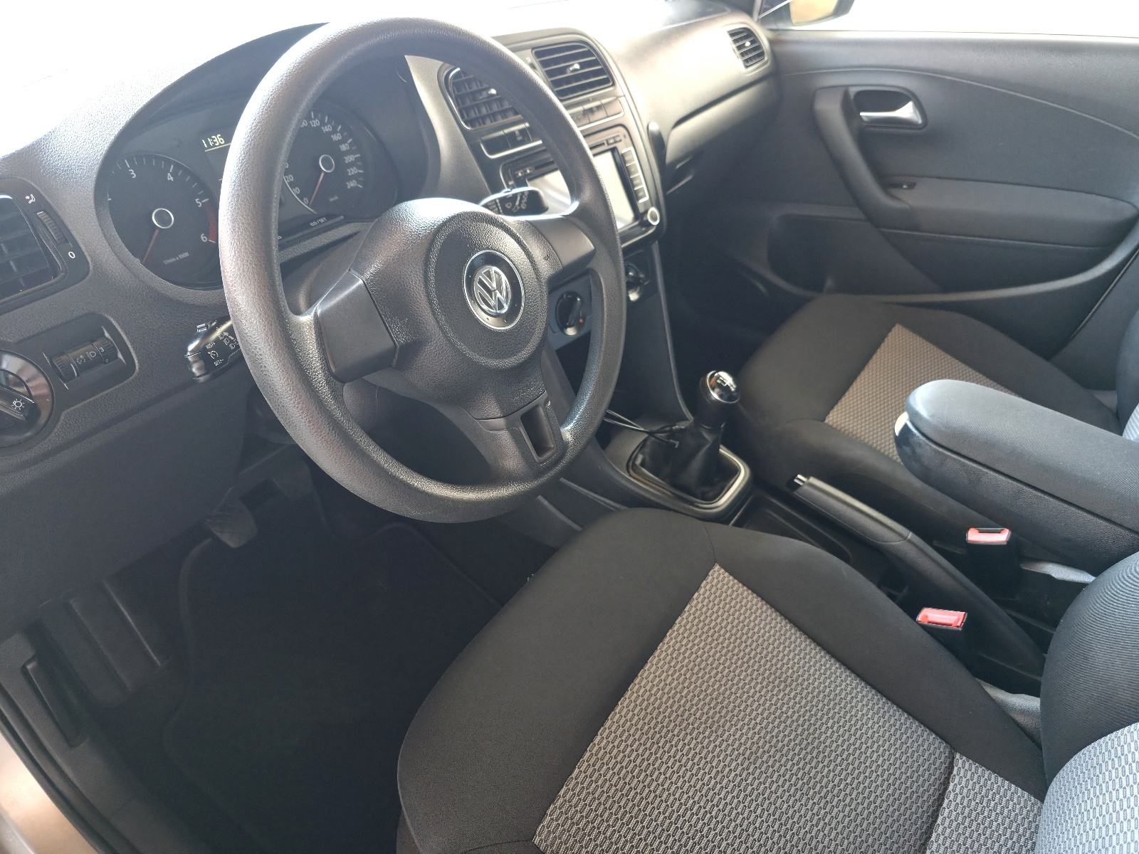 VW Polo 1,6 TDI 66 kw 2012 godina Reg 5/2027, fotografija 16