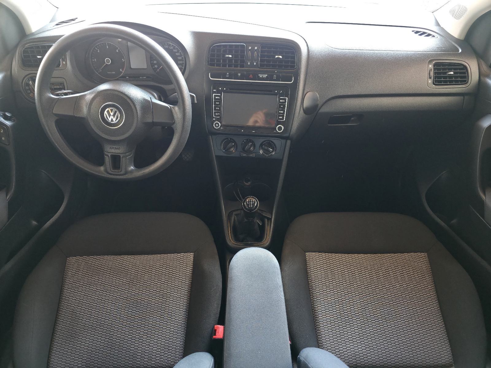 VW Polo 1,6 TDI 66 kw 2012 godina Reg 5/2027, fotografija 19