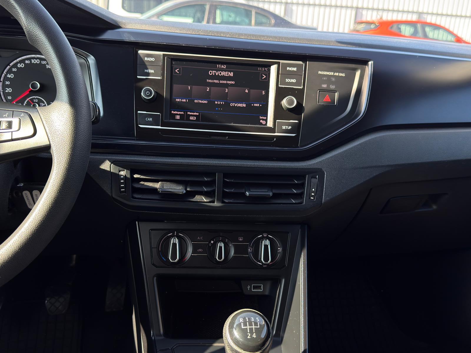 VW Polo 1,6 TDI 70KW model 2019 samo 95TKM HR VOZILO U PDV-u SERVISNA, fotografija 12