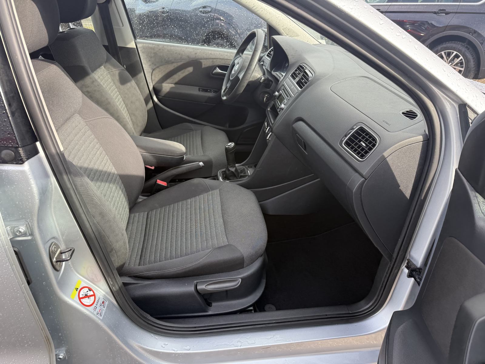 VW Polo 1,6 TDI Comfortline - PARKING SENZORI - GARANCIJA, fotografija 12