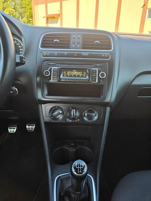 *VW POLO 1.6 TDI STYLE-KLIMA-4xEPS-SERVISNA-1VL-PRVA BOJA-TOP STANJE*, fotografija 19