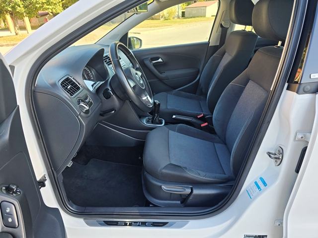 *VW POLO 1.6 TDI STYLE-KLIMA-4xEPS-SERVISNA-1VL-PRVA BOJA-TOP STANJE*, fotografija 12