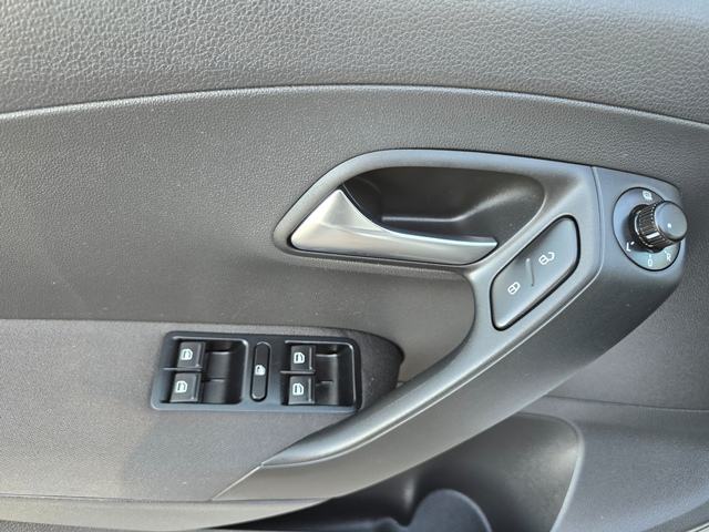 *VW POLO 1.6 TDI STYLE-KLIMA-4xEPS-SERVISNA-1VL-PRVA BOJA-TOP STANJE*, fotografija 15