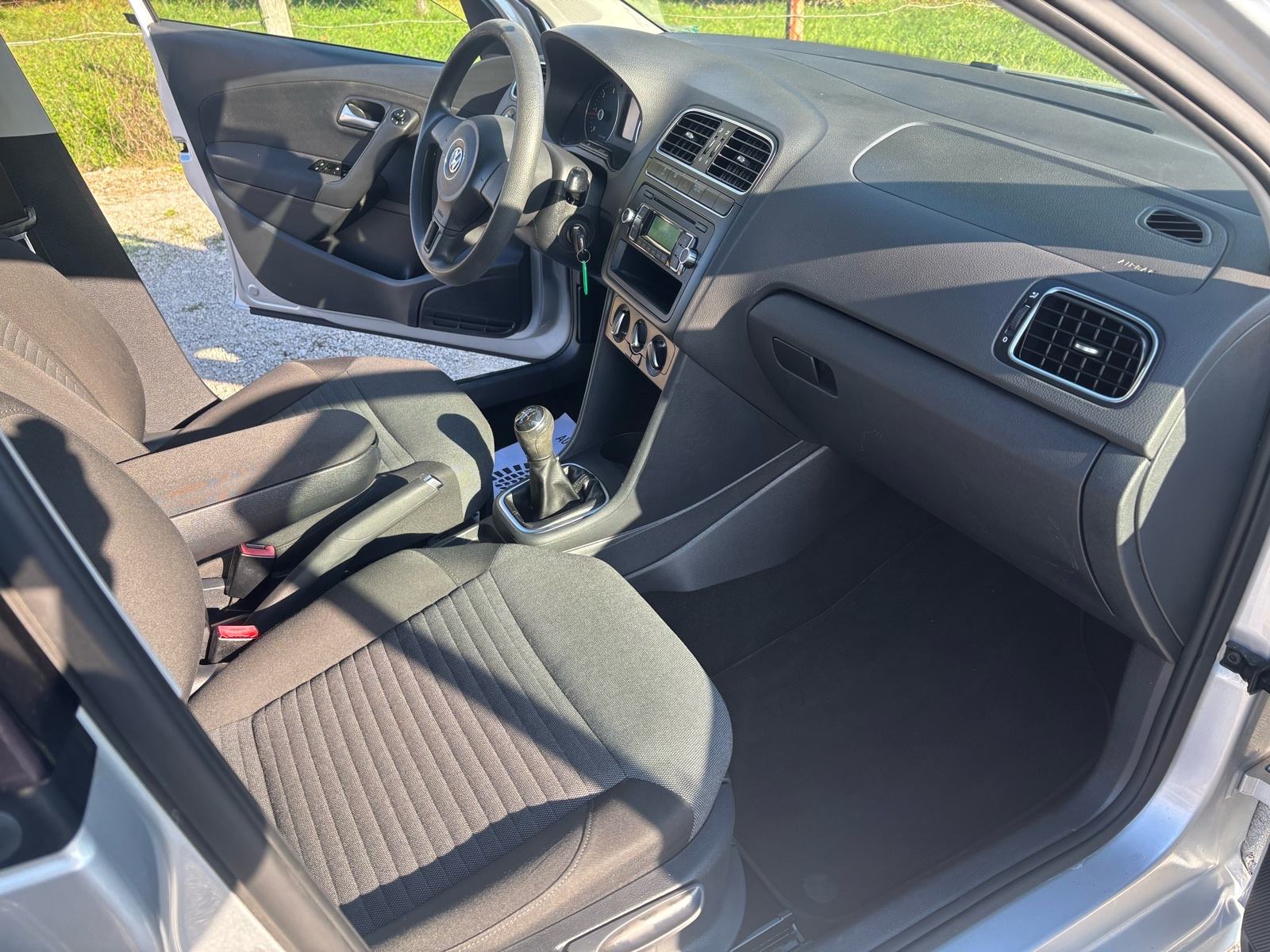 VW Polo 1,6 TDI-KLIMA-5 VRATA-NEMA 5%-V+M SERVIS, fotografija 10