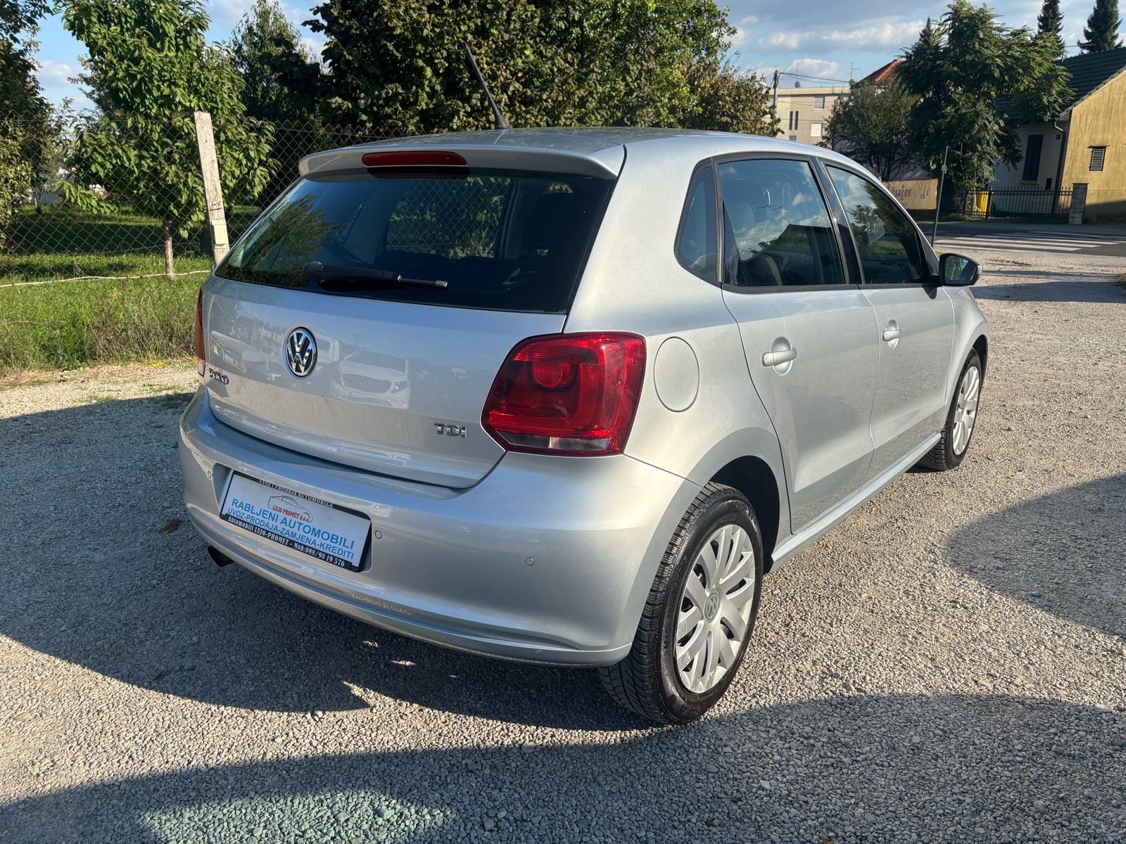 VW Polo 1,6 TDI-KLIMA-5 VRATA-NEMA 5%-V+M SERVIS, fotografija 5