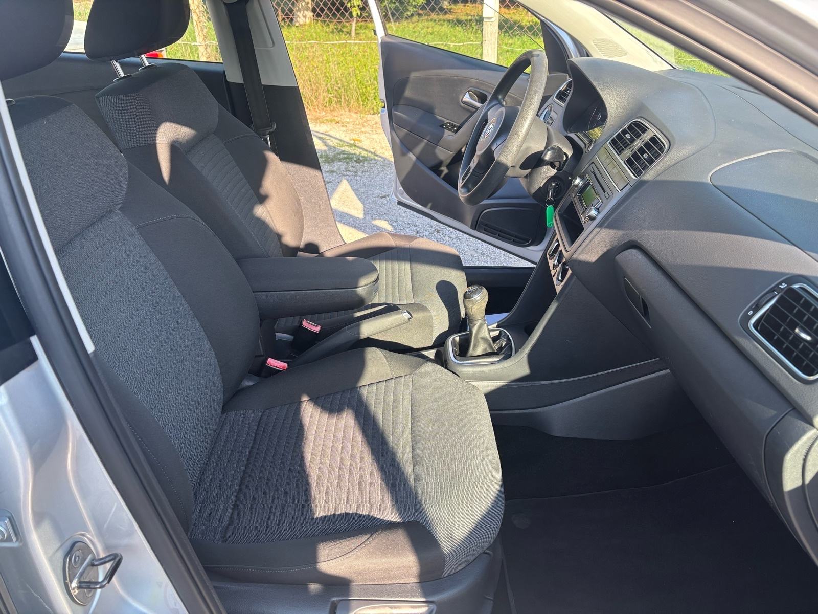 VW Polo 1,6 TDI-KLIMA-5 VRATA-NEMA 5%-V+M SERVIS, fotografija 12