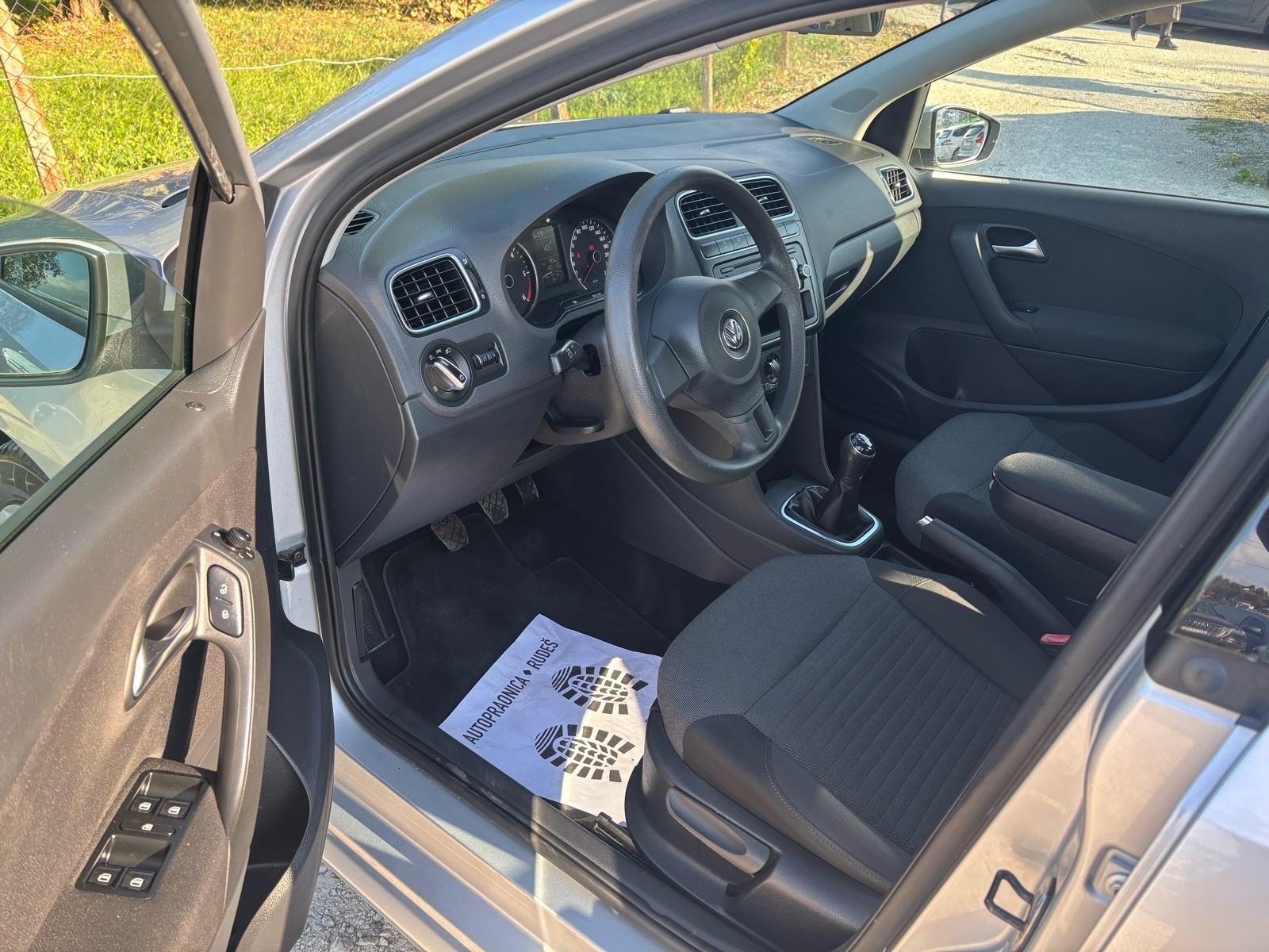 VW Polo 1,6 TDI-KLIMA-5 VRATA-NEMA 5%-V+M SERVIS, fotografija 11