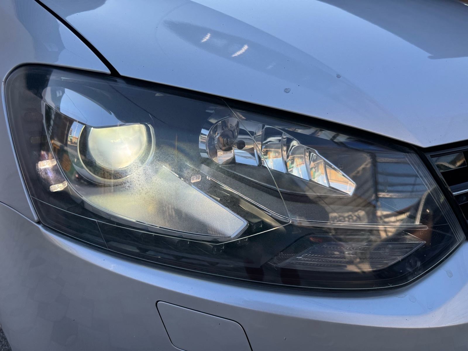 VW POLO 1,6 TDI (KLIMA,LED,XENNON,TEMPOMAT,SERVISNA…), fotografija 10