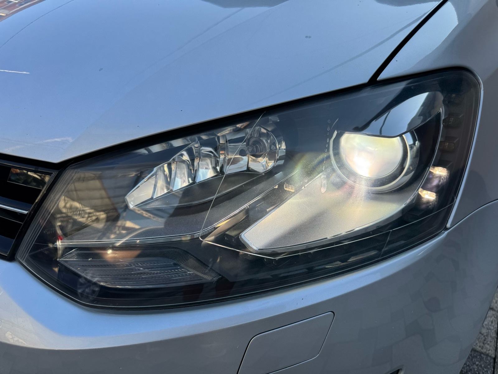 VW POLO 1,6 TDI (KLIMA,LED,XENNON,TEMPOMAT,SERVISNA…), fotografija 9