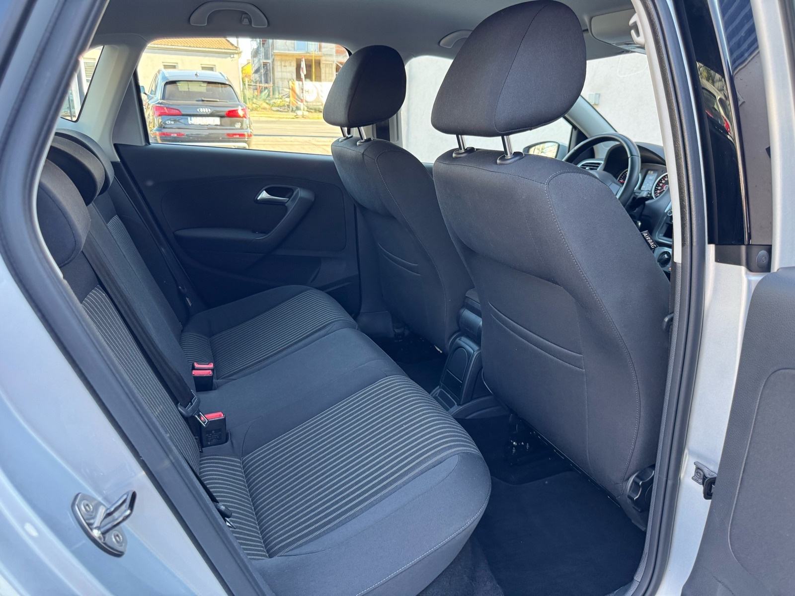 VW POLO 1,6 TDI (KLIMA,LED,XENNON,TEMPOMAT,SERVISNA…), fotografija 20