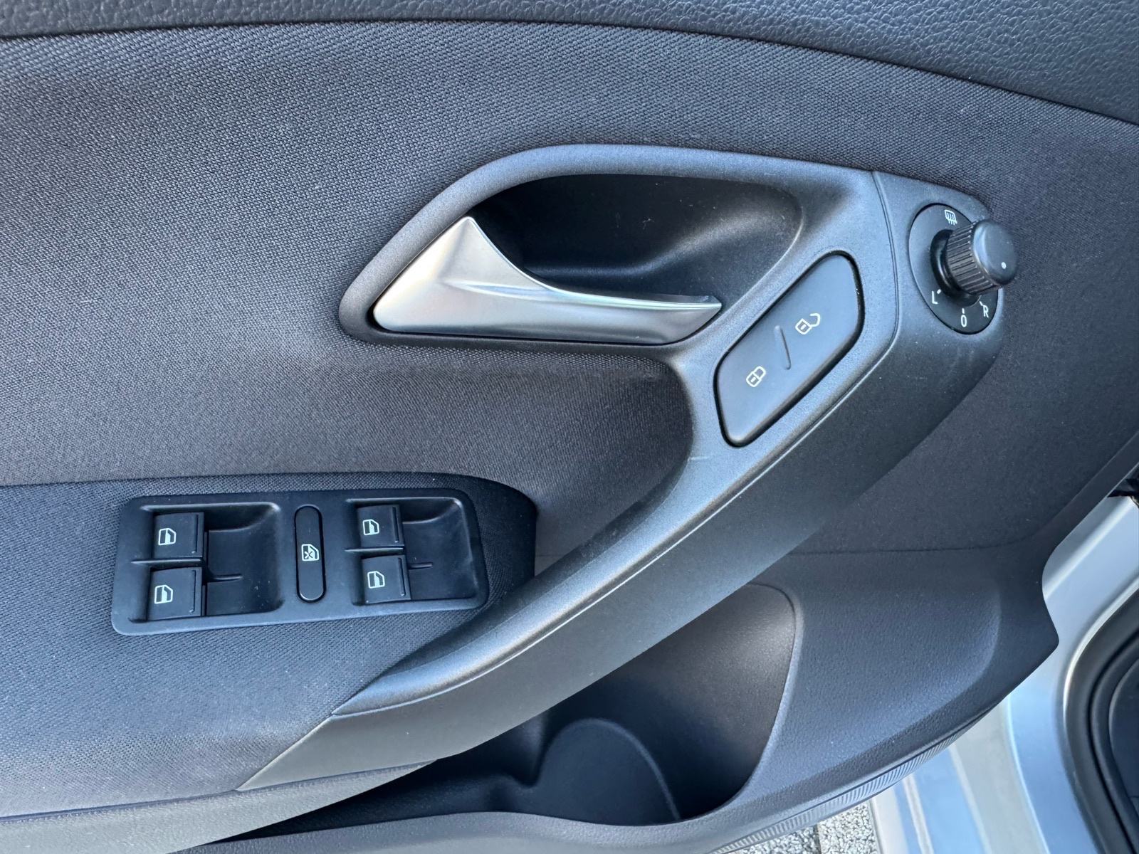 VW POLO 1,6 TDI (KLIMA,LED,XENNON,TEMPOMAT,SERVISNA…), fotografija 14