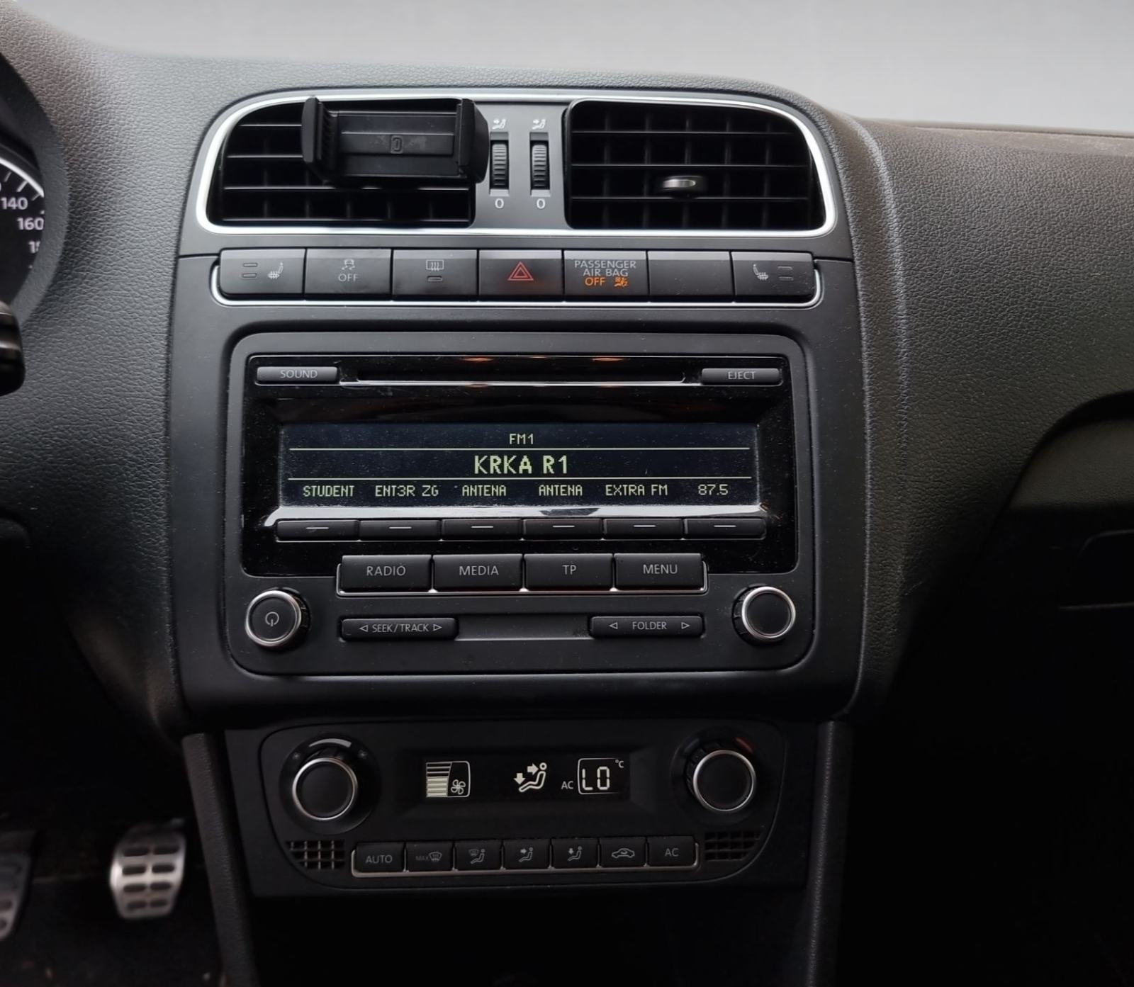 VW Polo 1,6 TDI style, nove ljetne i zimske gume, park senzor,tempomat, fotografija 17