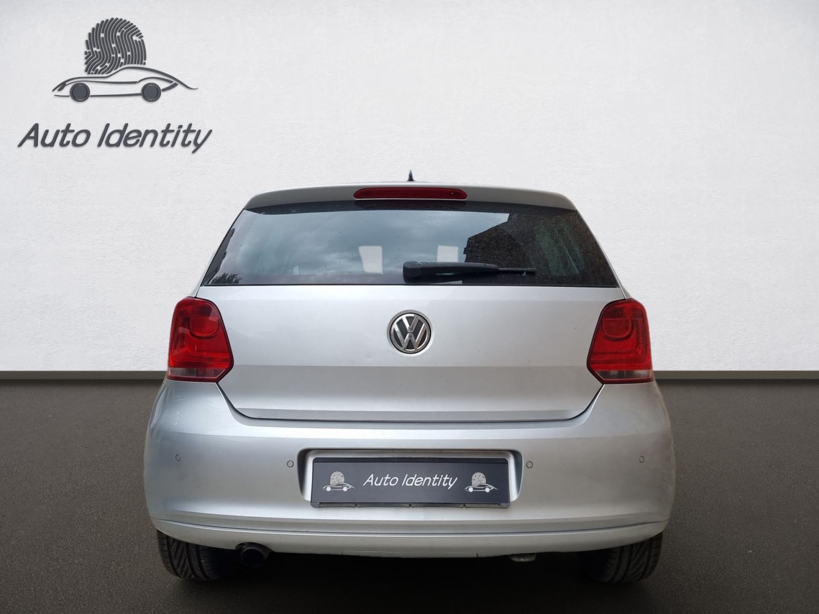 VW Polo 1,6 TDI style, nove ljetne i zimske gume, park senzor,tempomat, fotografija 7