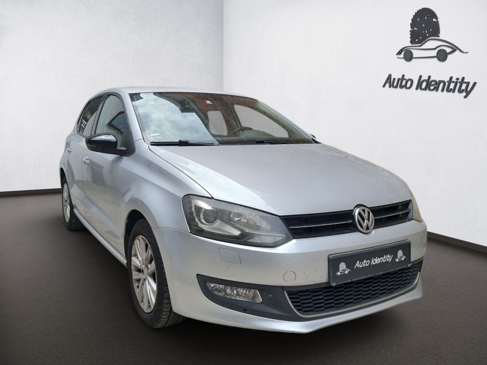 VW Polo 1,6 TDI style, nove ljetne i zimske gume, park senzor,tempomat, fotografija 3