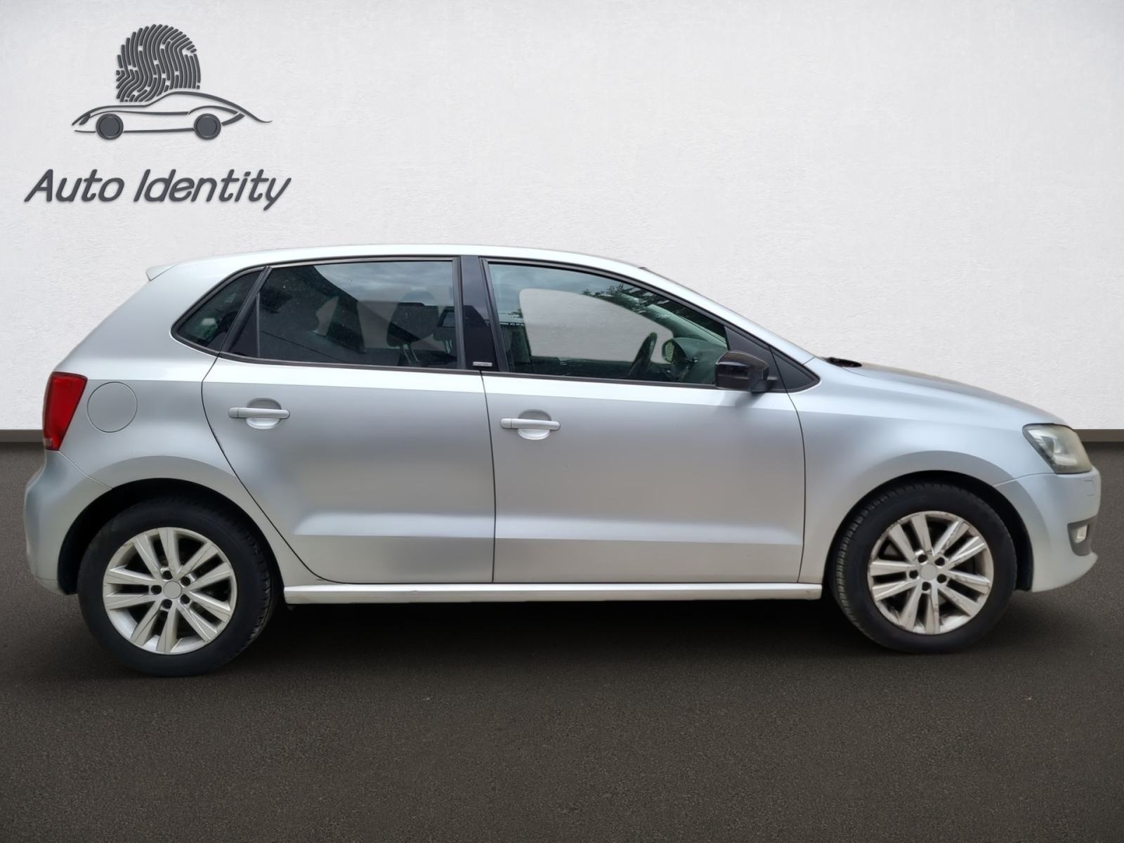 VW Polo 1,6 TDI style, nove ljetne i zimske gume, park senzor,tempomat, fotografija 5