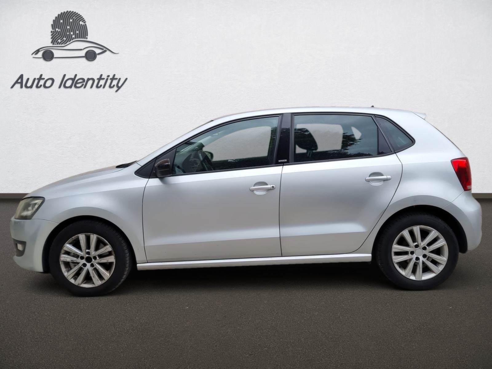 VW Polo 1,6 TDI style, nove ljetne i zimske gume, park senzor,tempomat, fotografija 9