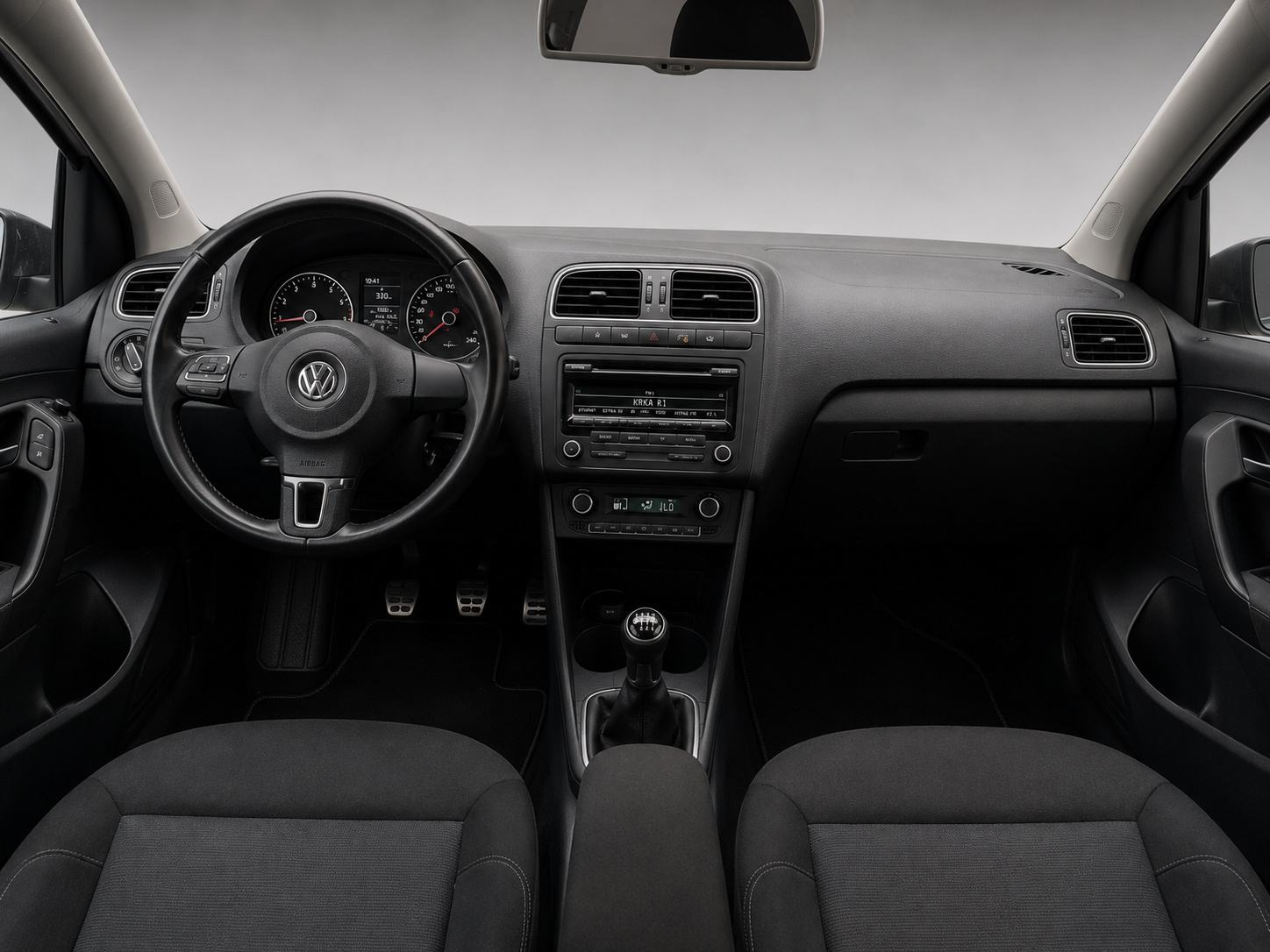 VW Polo 1,6 TDI style, nove ljetne i zimske gume, park senzor,tempomat, fotografija 13