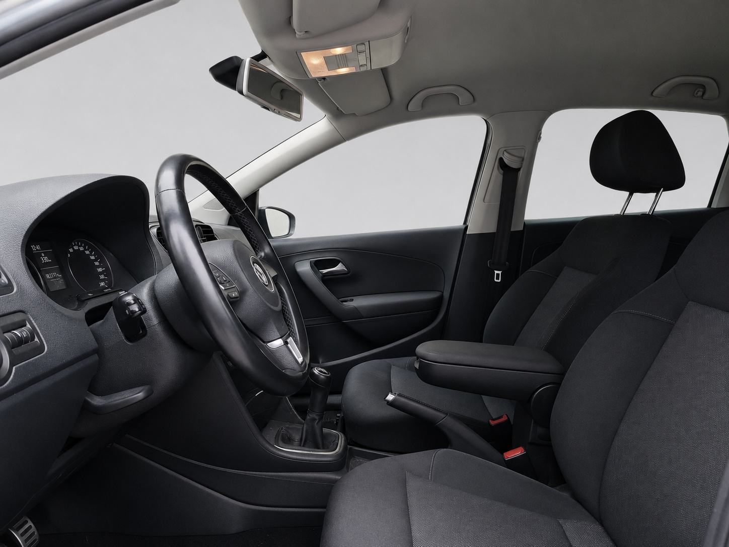 VW Polo 1,6 TDI style, nove ljetne i zimske gume, park senzor,tempomat, fotografija 19