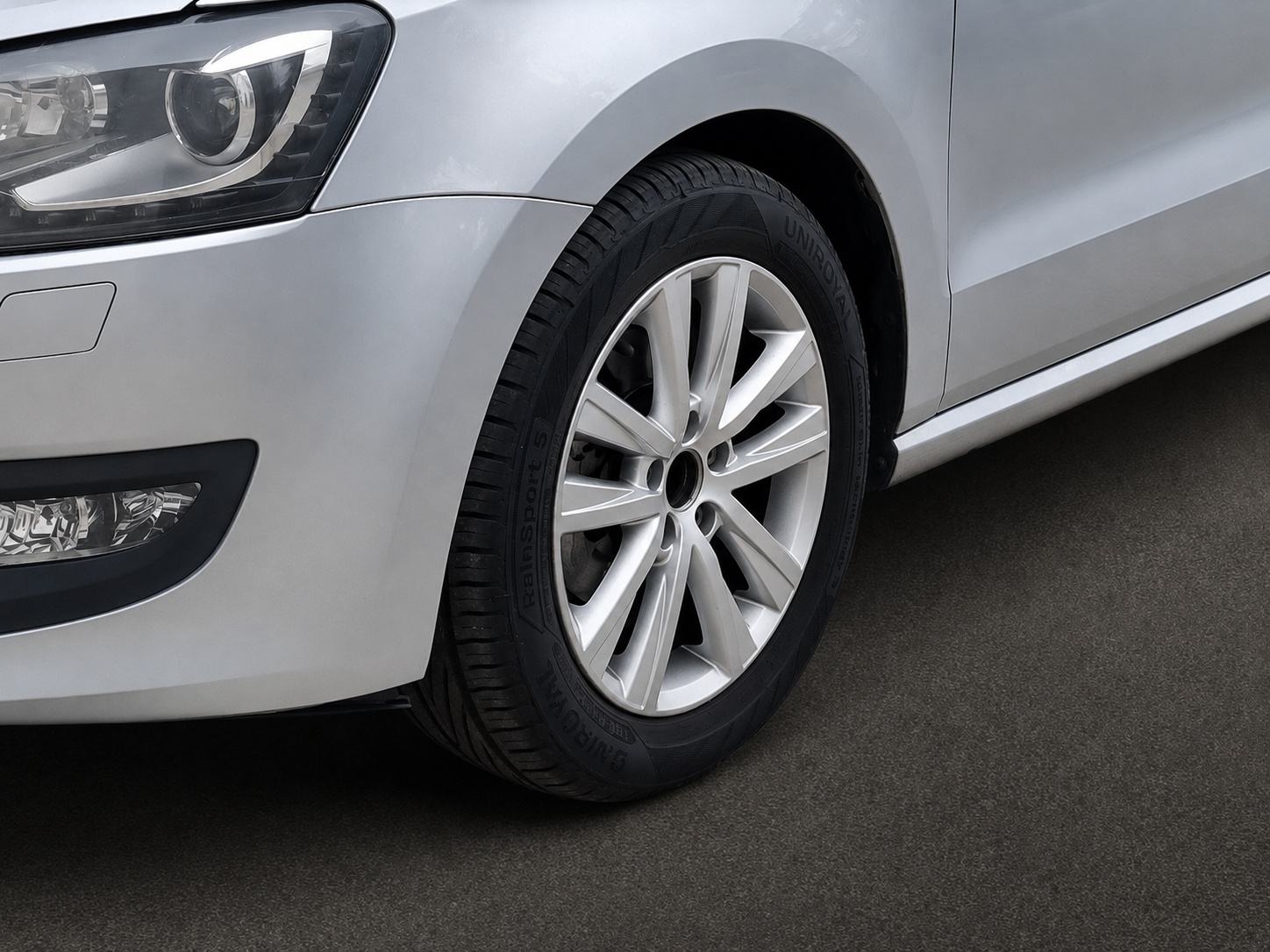 VW Polo 1,6 TDI style, nove ljetne i zimske gume, park senzor,tempomat, fotografija 12