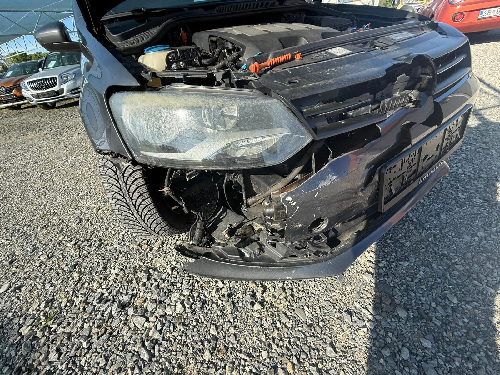 VW POLO 1.6 TDI - oštećeno vozilo, fotografija 11