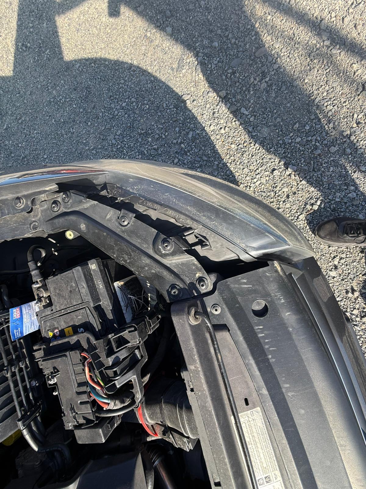VW POLO 1.6 TDI - oštećeno vozilo, fotografija 12