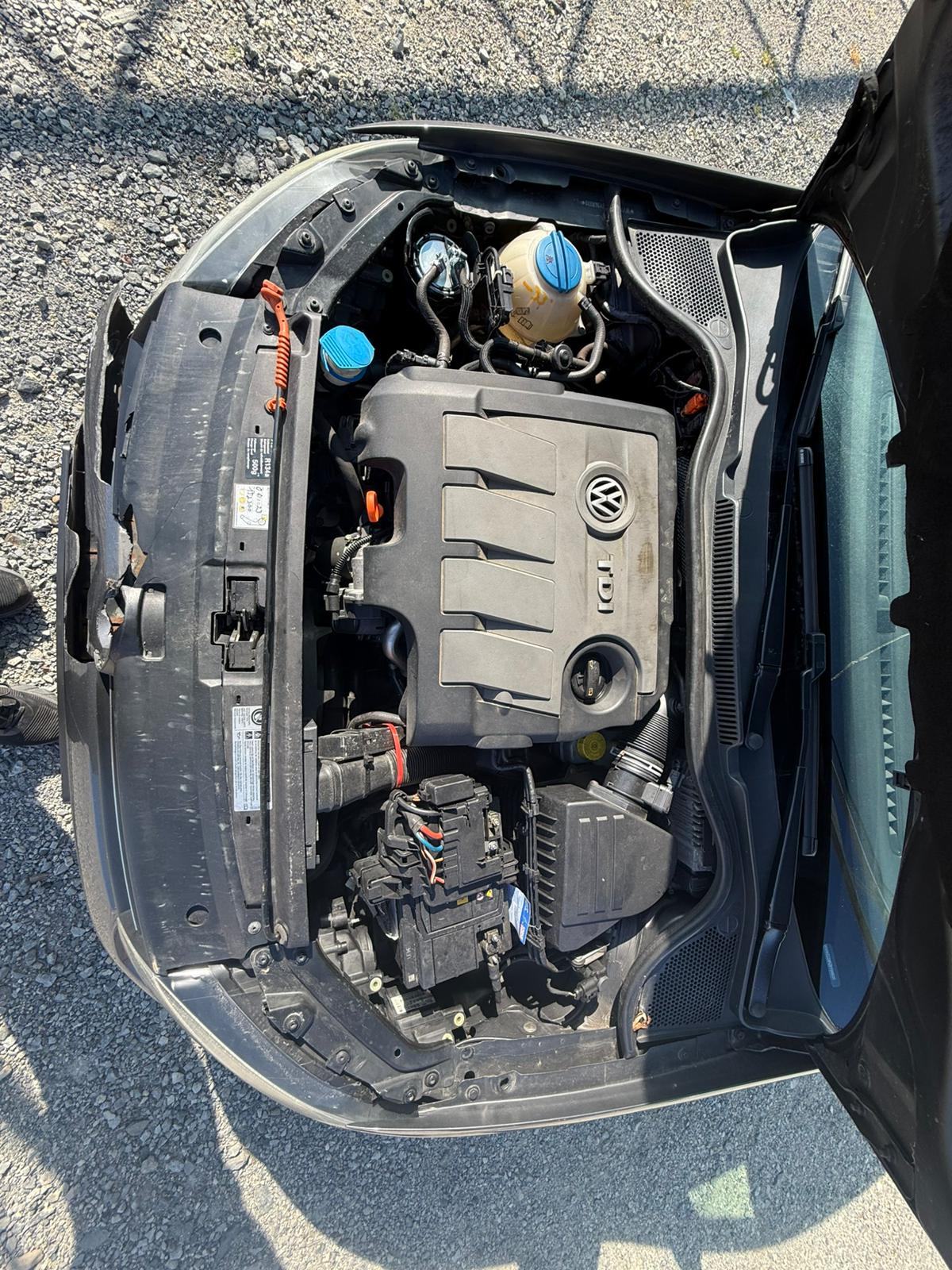 VW POLO 1.6 TDI - oštećeno vozilo, fotografija 14