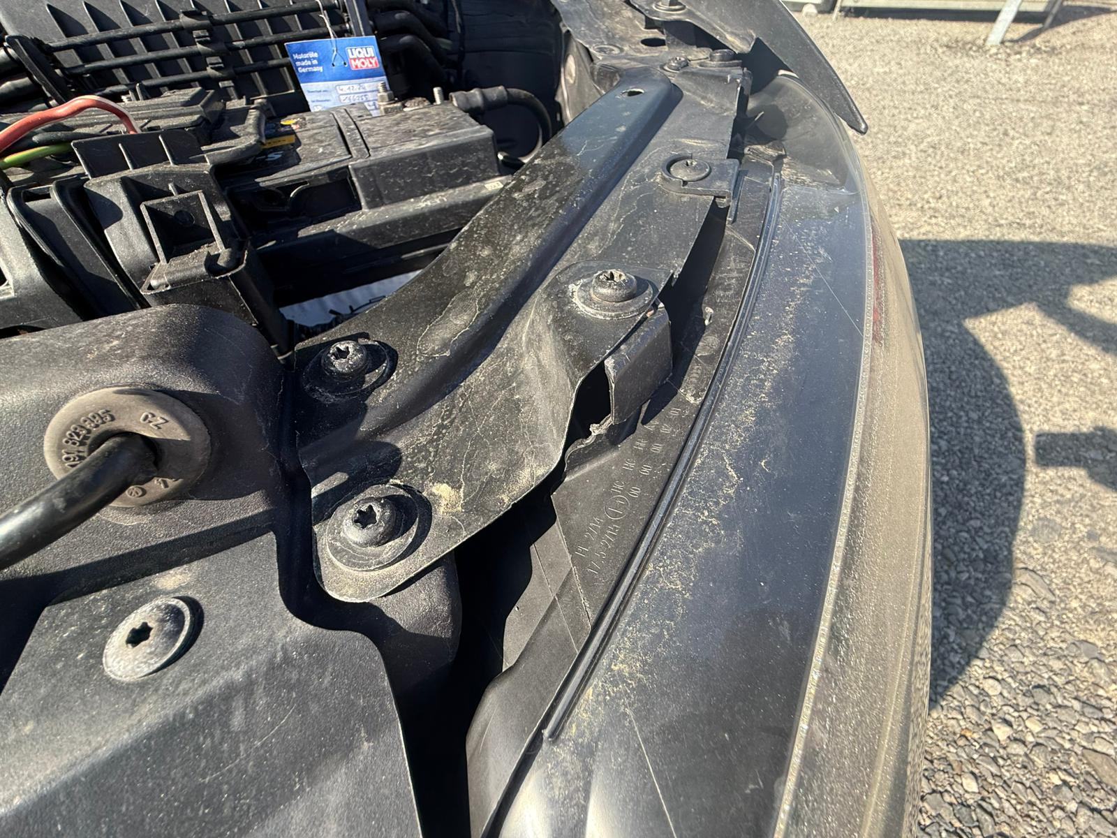 VW POLO 1.6 TDI - oštećeno vozilo, fotografija 17