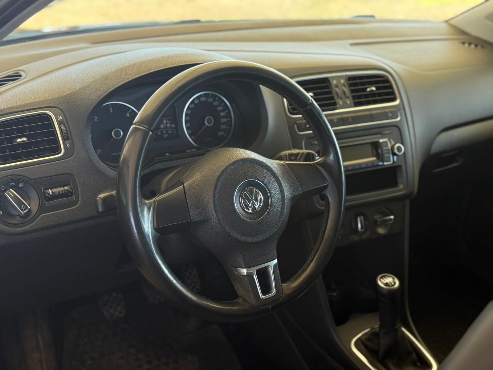 VW POLO 1.6 TDI - oštećeno vozilo, fotografija 18
