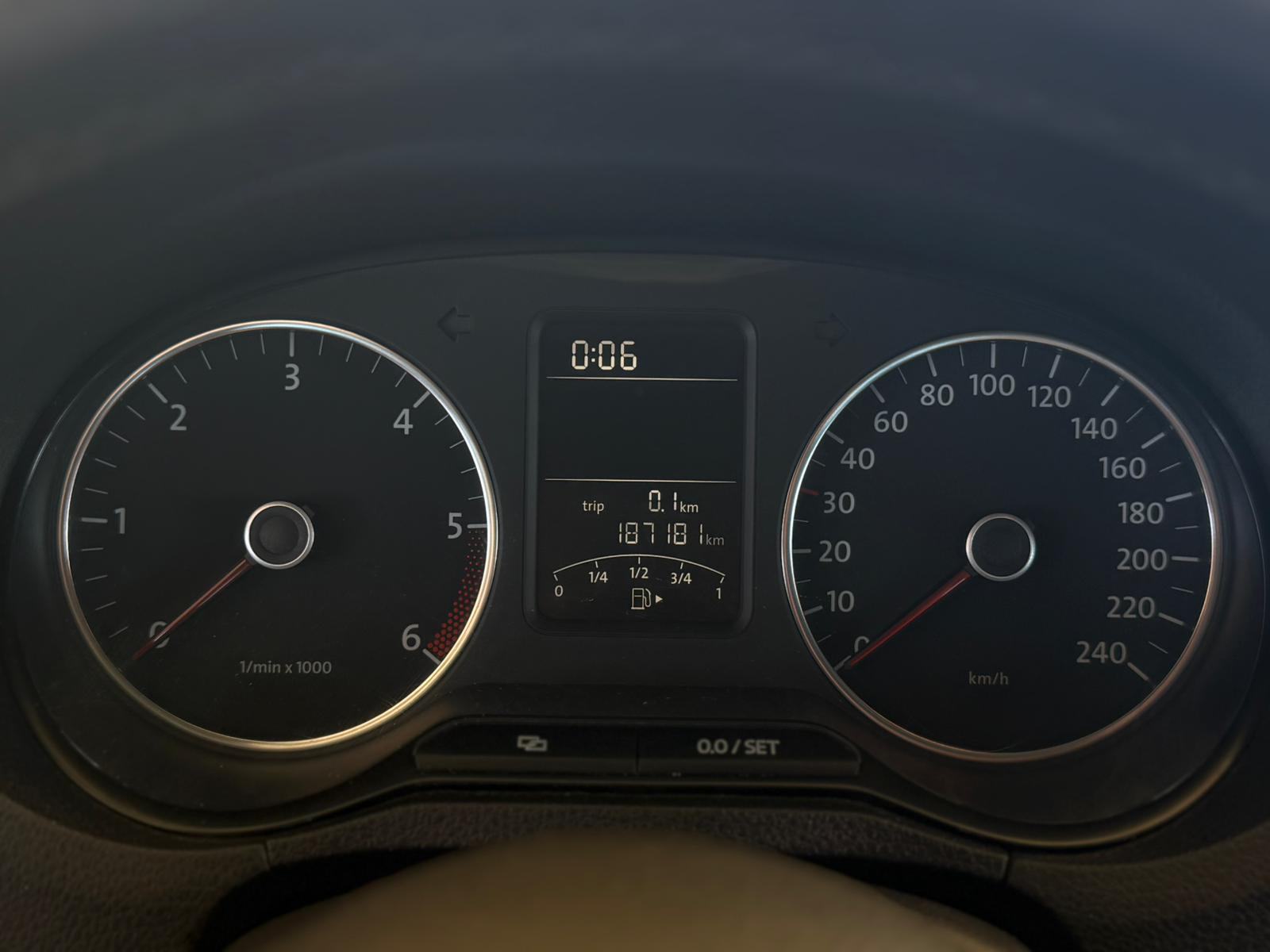 VW POLO 1.6 TDI - oštećeno vozilo, fotografija 20