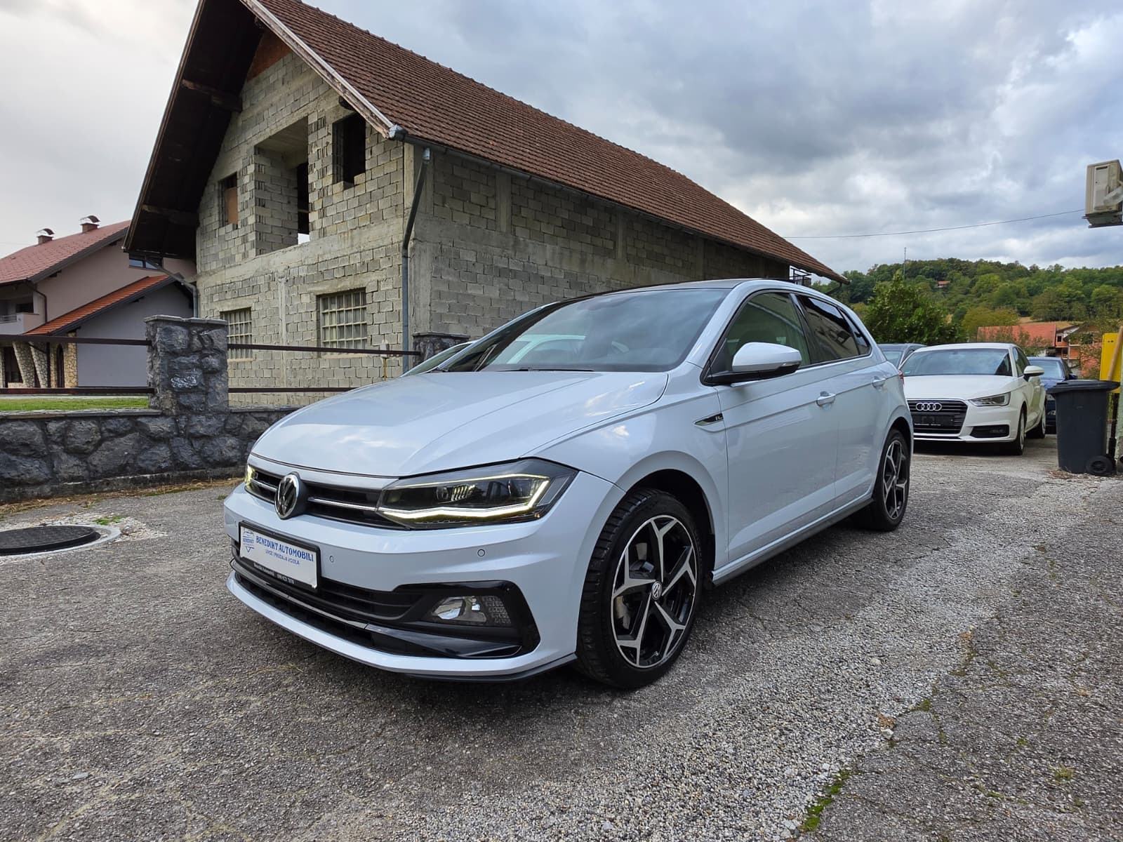 VW Polo 1,6 TDI R-line — DSG — panorama — virtual — kamera, pogled izvana - slika 1