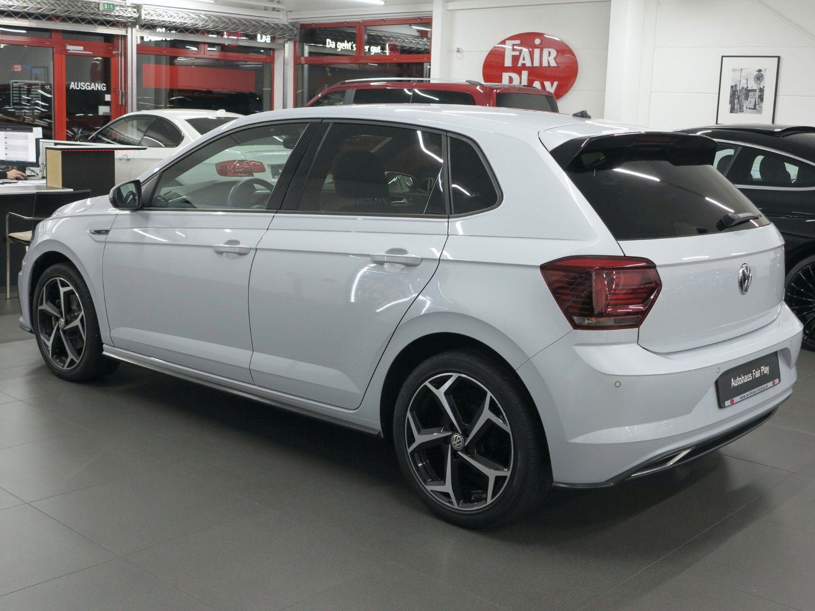 VW Polo 1,6 TDI R-LINE LED NAVI AMBIENT L. BOJA White Silver Metallic, fotografija 6