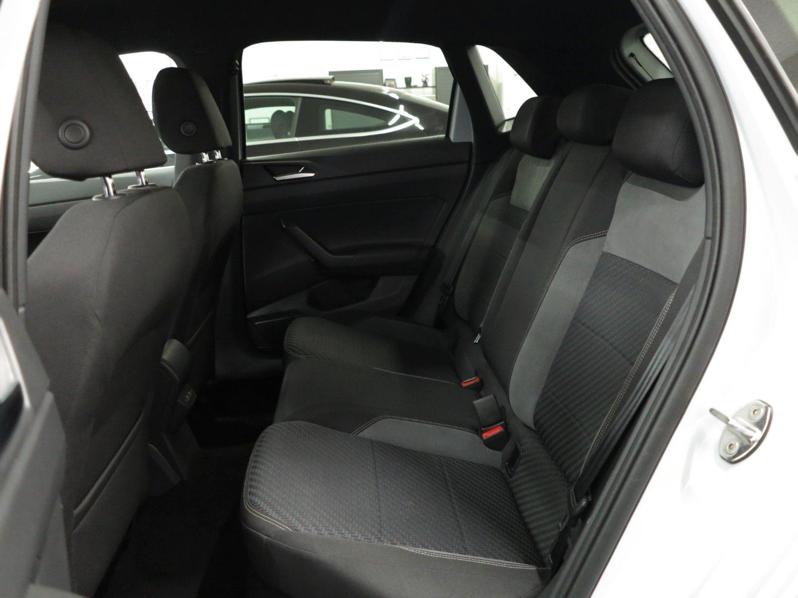 VW Polo 1,6 TDI R-LINE LED NAVI AMBIENT L. BOJA White Silver Metallic, fotografija 14