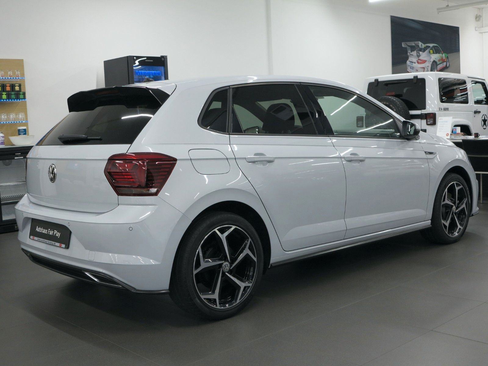 VW Polo 1,6 TDI R-LINE LED NAVI AMBIENT L. BOJA White Silver Metallic, fotografija 5