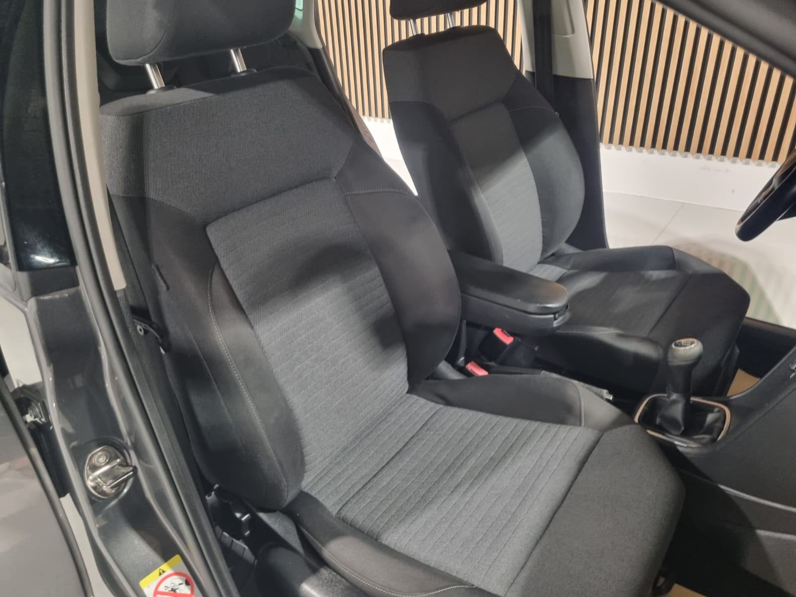 VW Polo 1,6 TDI *REGISTRIRAN 2/2027 - 4x ZIMSKE GUME*, fotografija 19