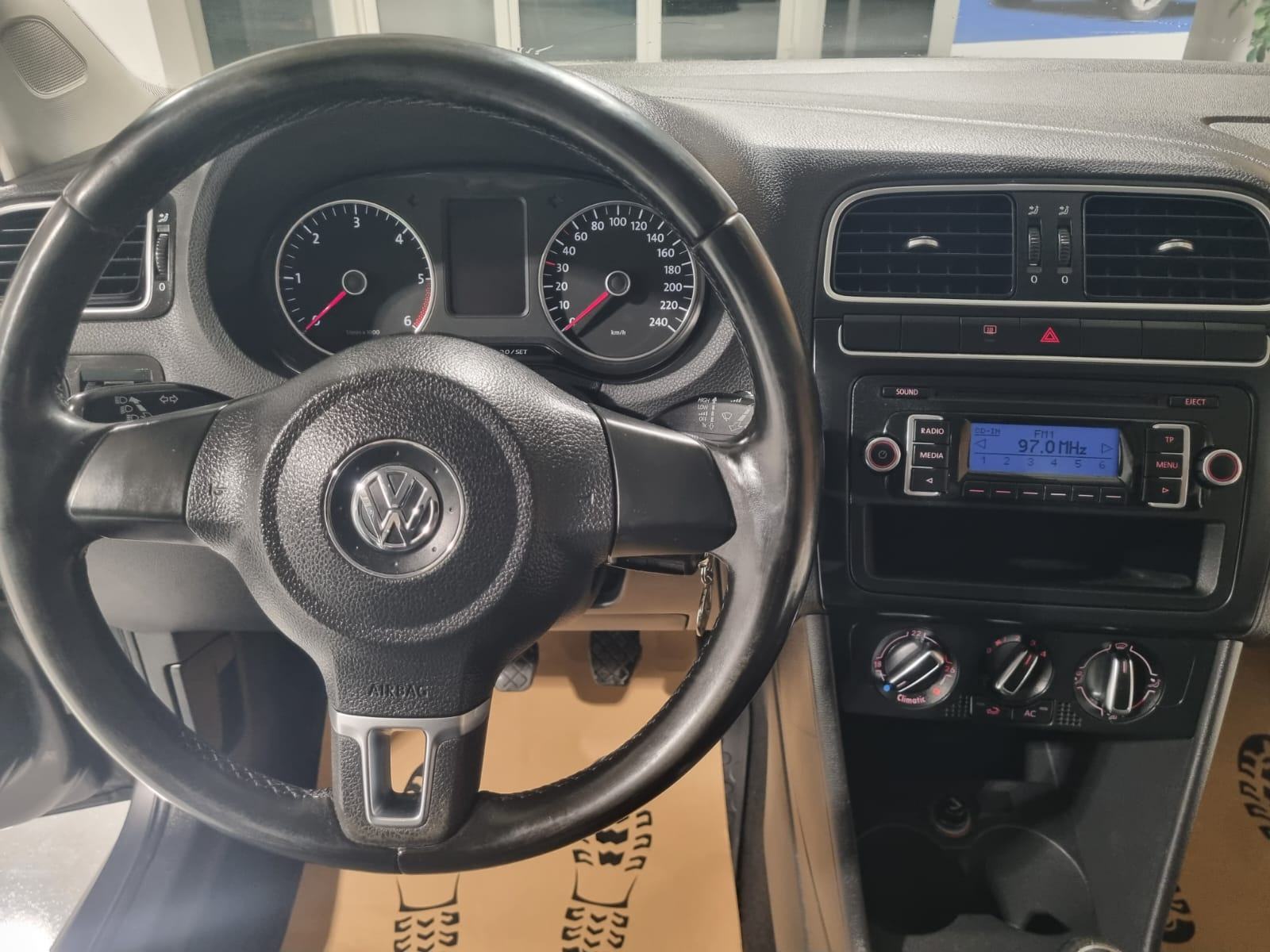 VW Polo 1,6 TDI *REGISTRIRAN 2/2027 - 4x ZIMSKE GUME*, fotografija 15