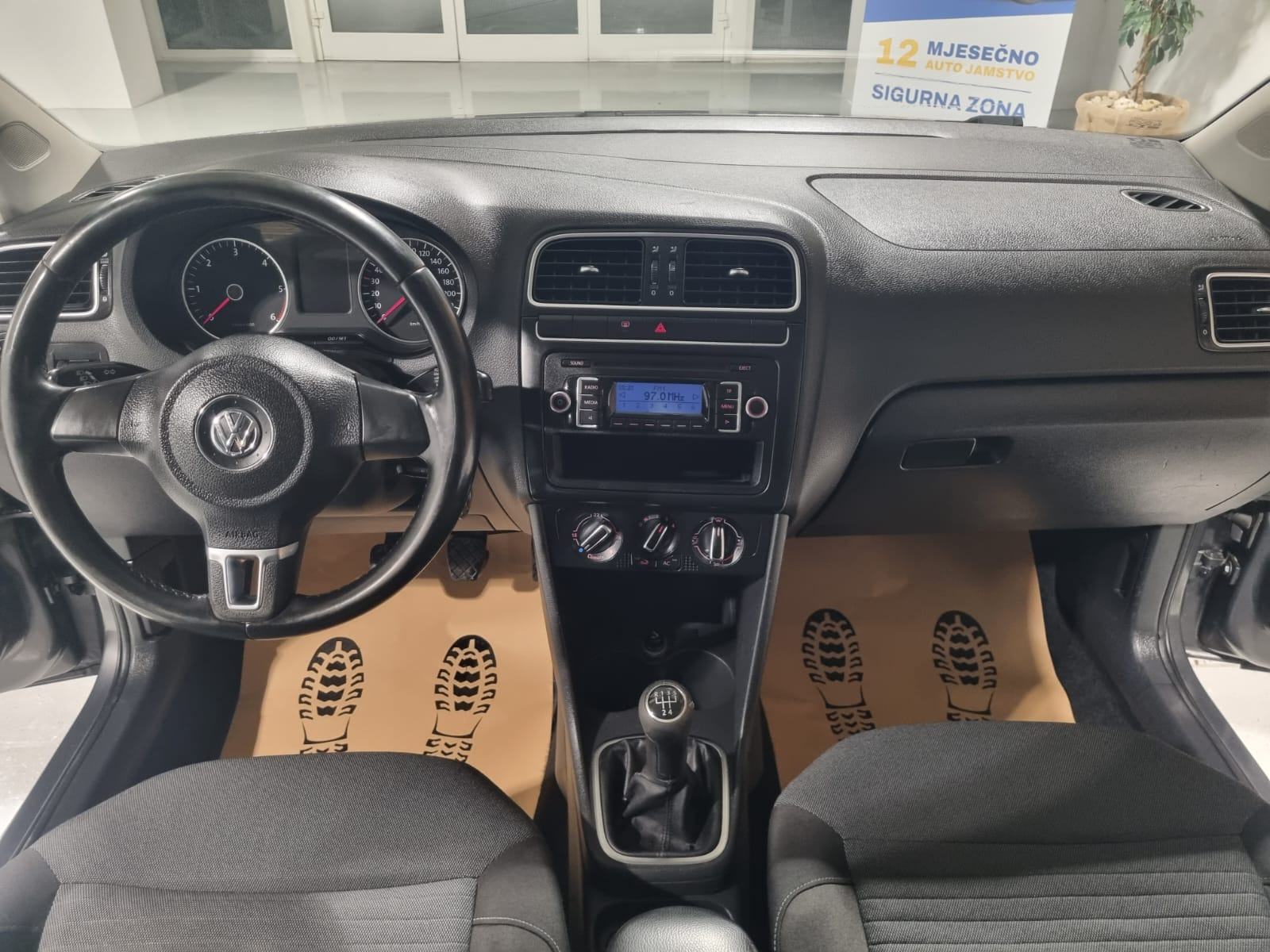 VW Polo 1,6 TDI *REGISTRIRAN 2/2027 - 4x ZIMSKE GUME*, fotografija 14