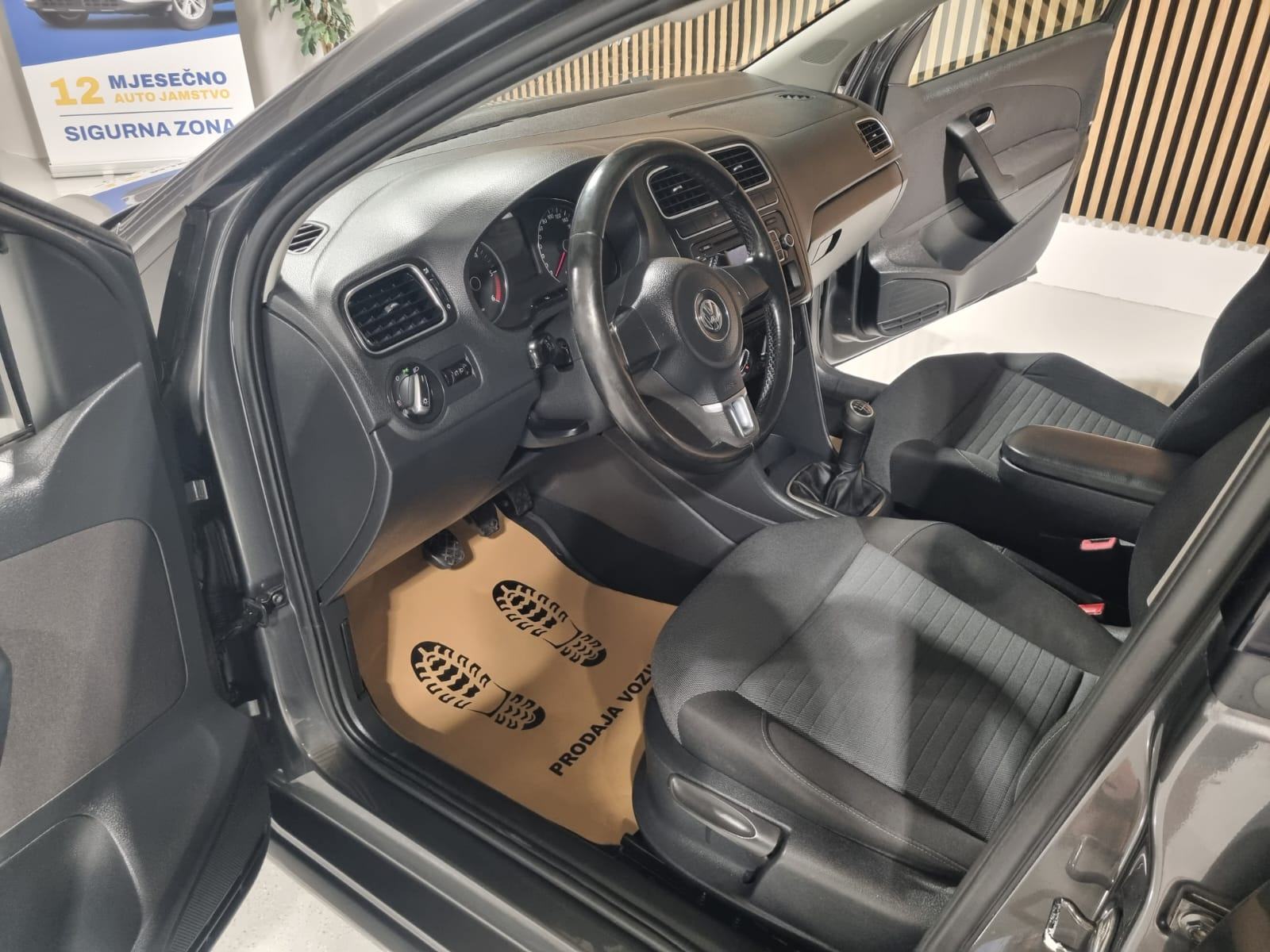 VW Polo 1,6 TDI *REGISTRIRAN 2/2027 - 4x ZIMSKE GUME*, fotografija 16