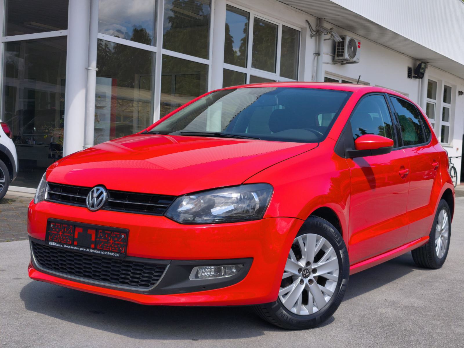 VW Polo 1,6 TDI TEMPOMAT KOŽNI VOLAN NADZOR GUMA PUTNI KOMPJUTER, fotografija 6