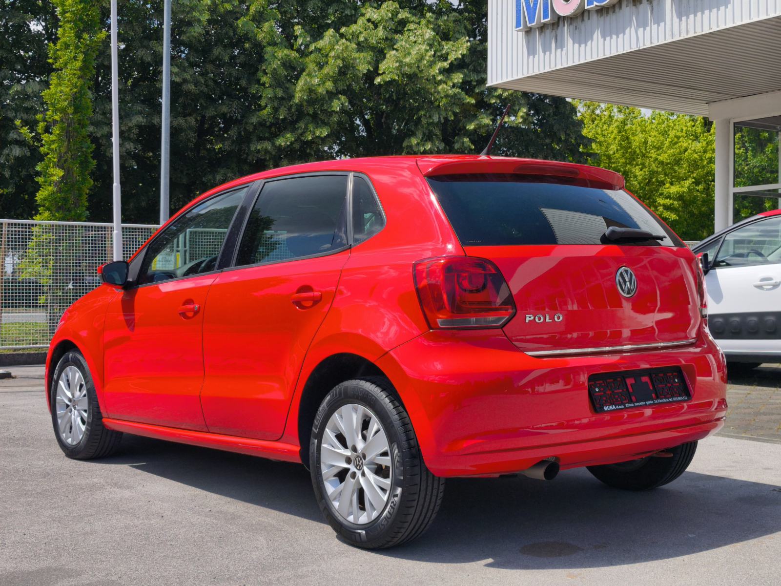 VW Polo 1,6 TDI TEMPOMAT KOŽNI VOLAN NADZOR GUMA PUTNI KOMPJUTER, fotografija 9