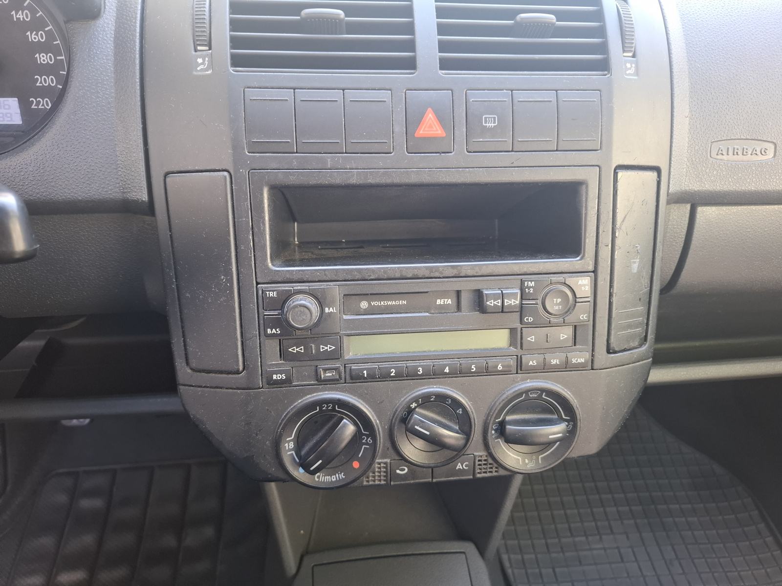 VW Polo 1.9 SDI, VRHUNSKI ! SAMO 153000 KM, POTVRDA O KM !, fotografija 10