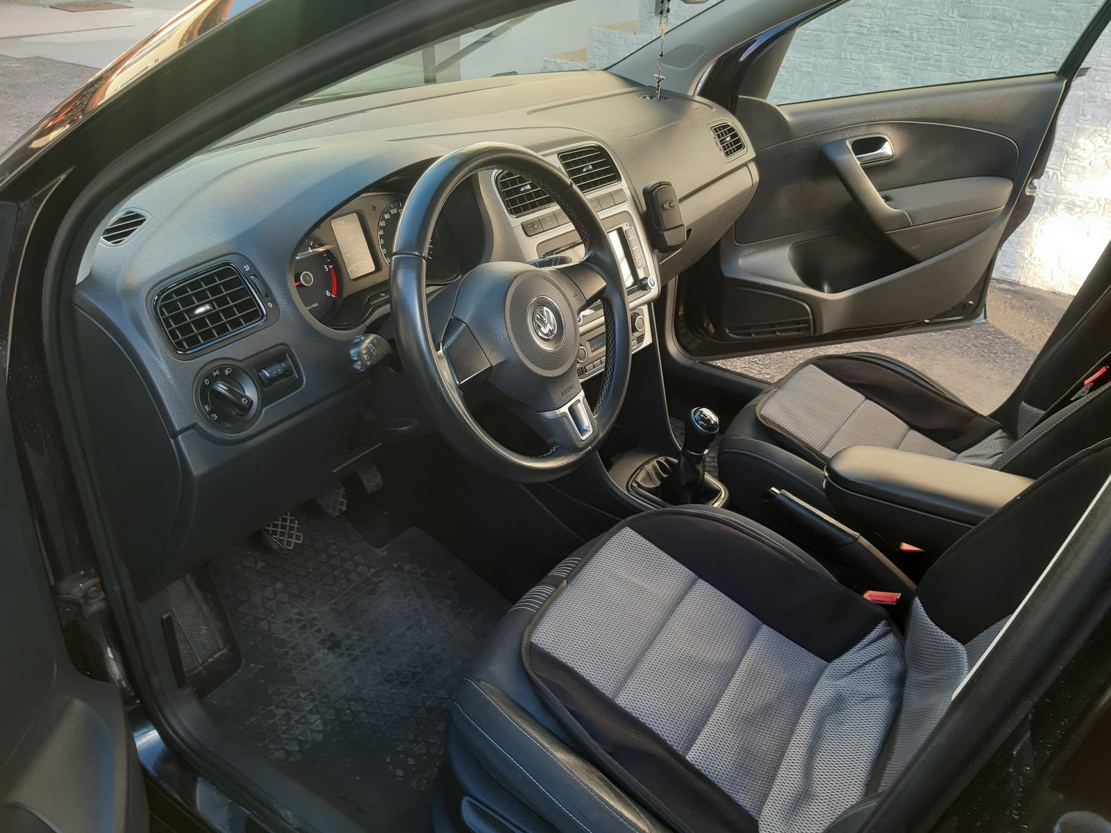 VW Polo 6R 1,6 TDI Match, fotografija 8