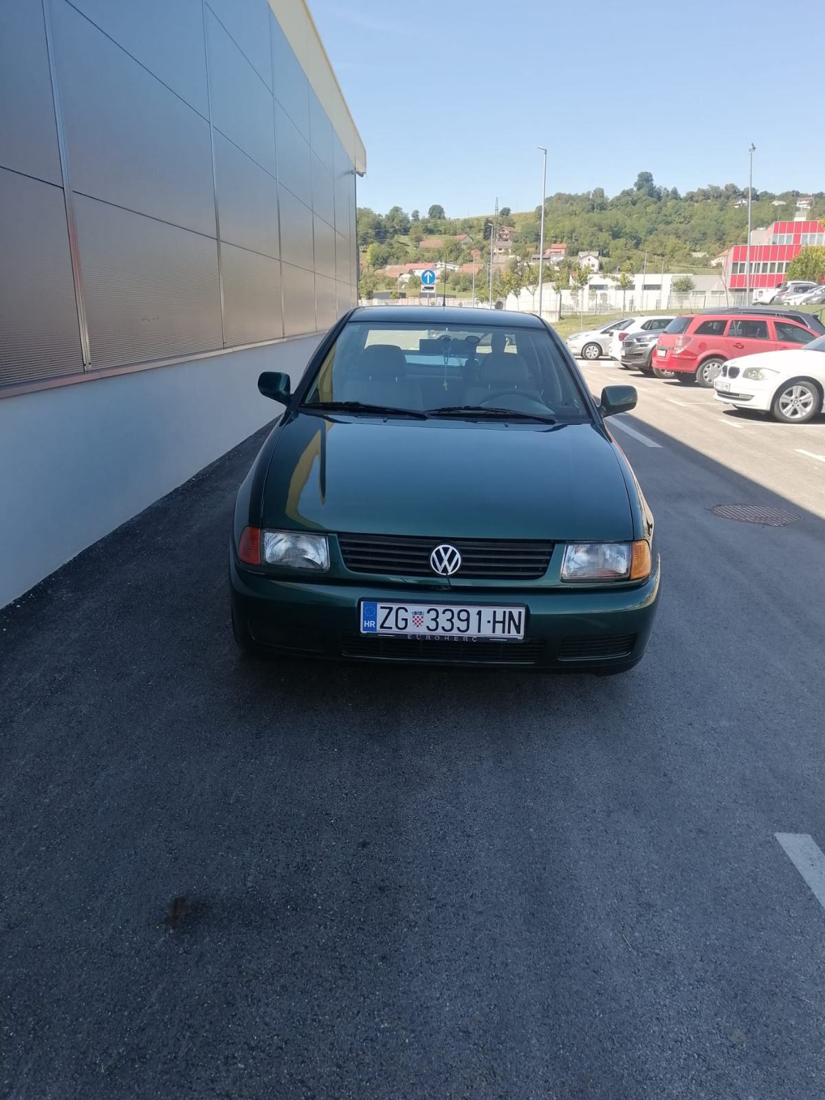 VW Polo Classic 1.4i – 1. vlasnik, garažiran, reg. 02/2027, fotografija 2