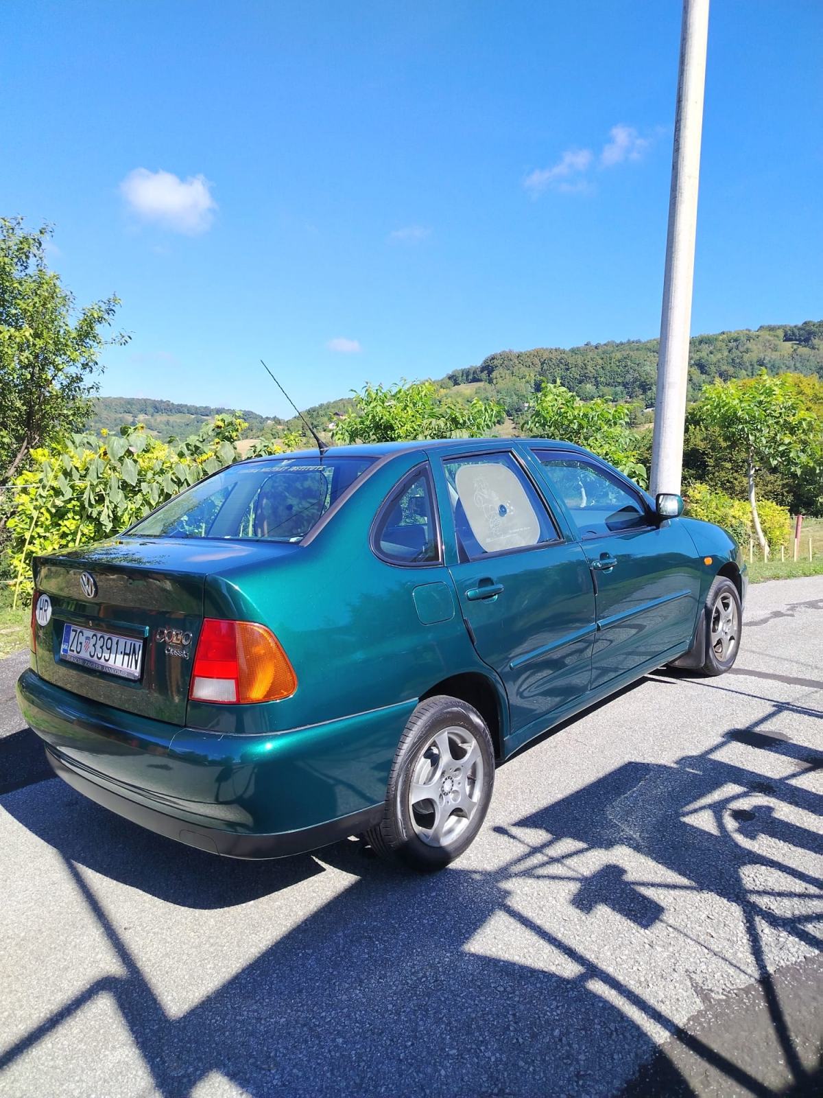 VW Polo Classic 1.4i – 1. vlasnik, garažiran, reg. 02/2027, fotografija 3